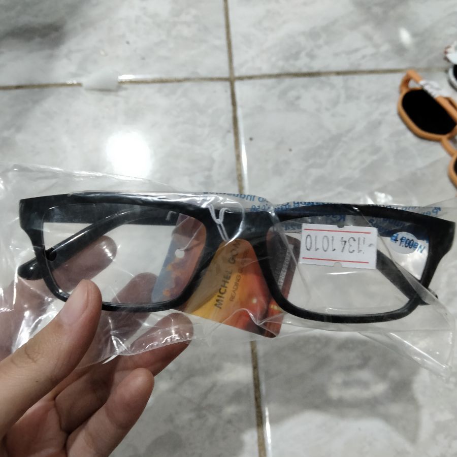 Kacamata Baca + 1