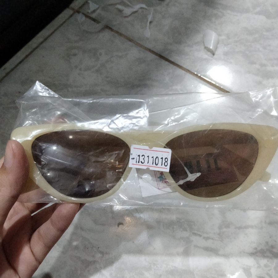 Kacamata Wanita Oval 