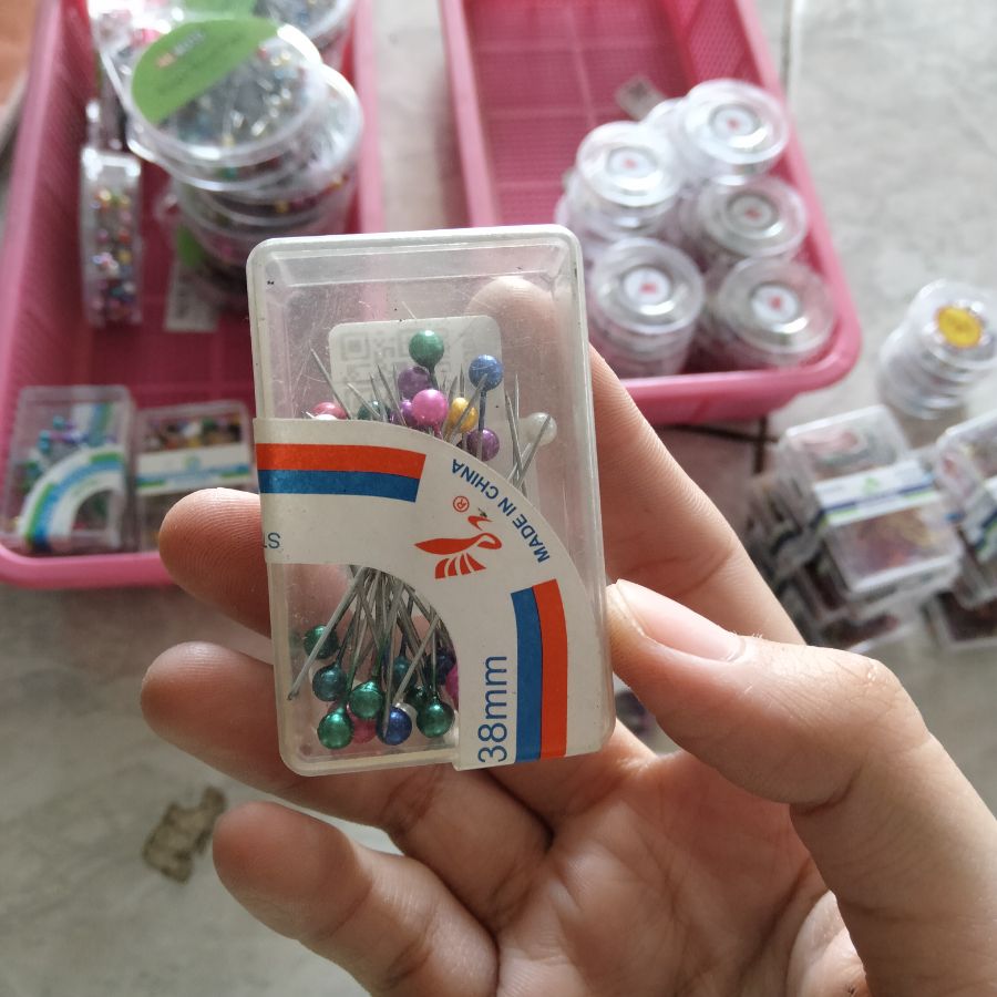 Jarum Pentul 
