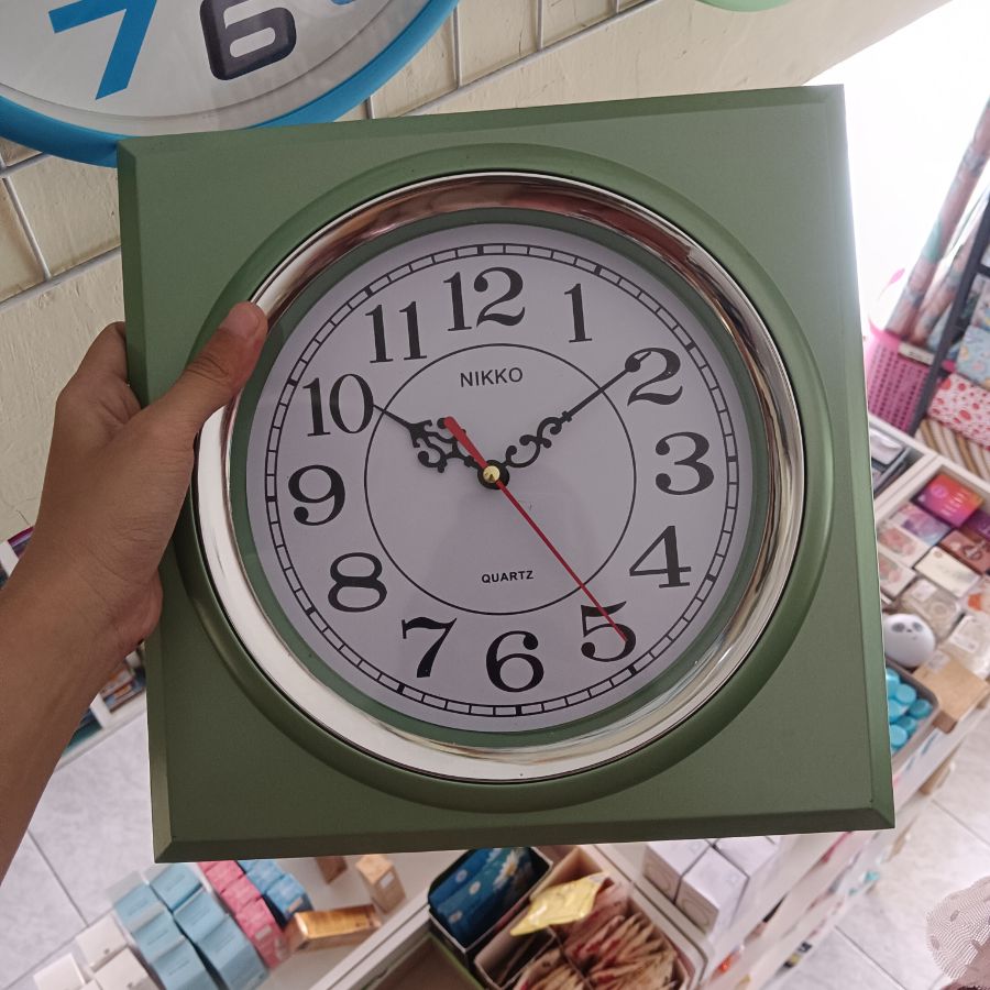 Jam Dinding Nikko Quartz