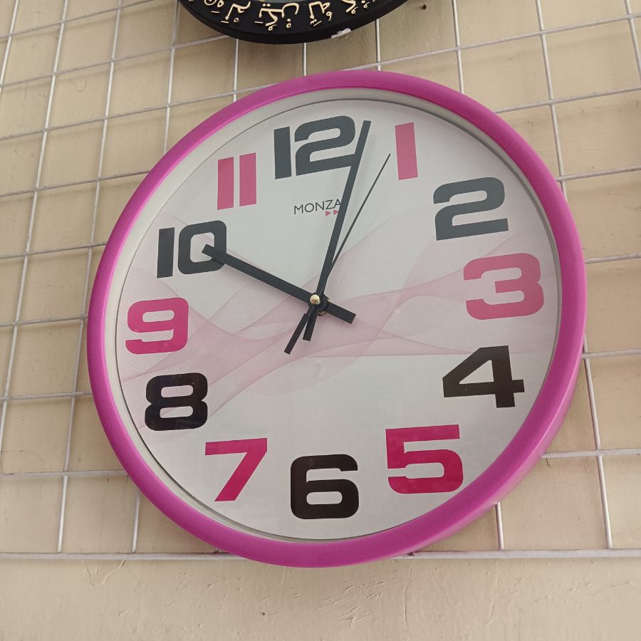 Jam Dinding Monza Quartz Pink