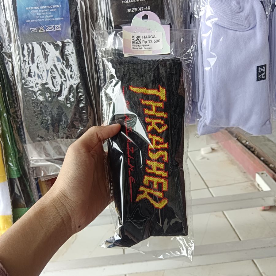 Kaos Kaki Fashion Thrasher 