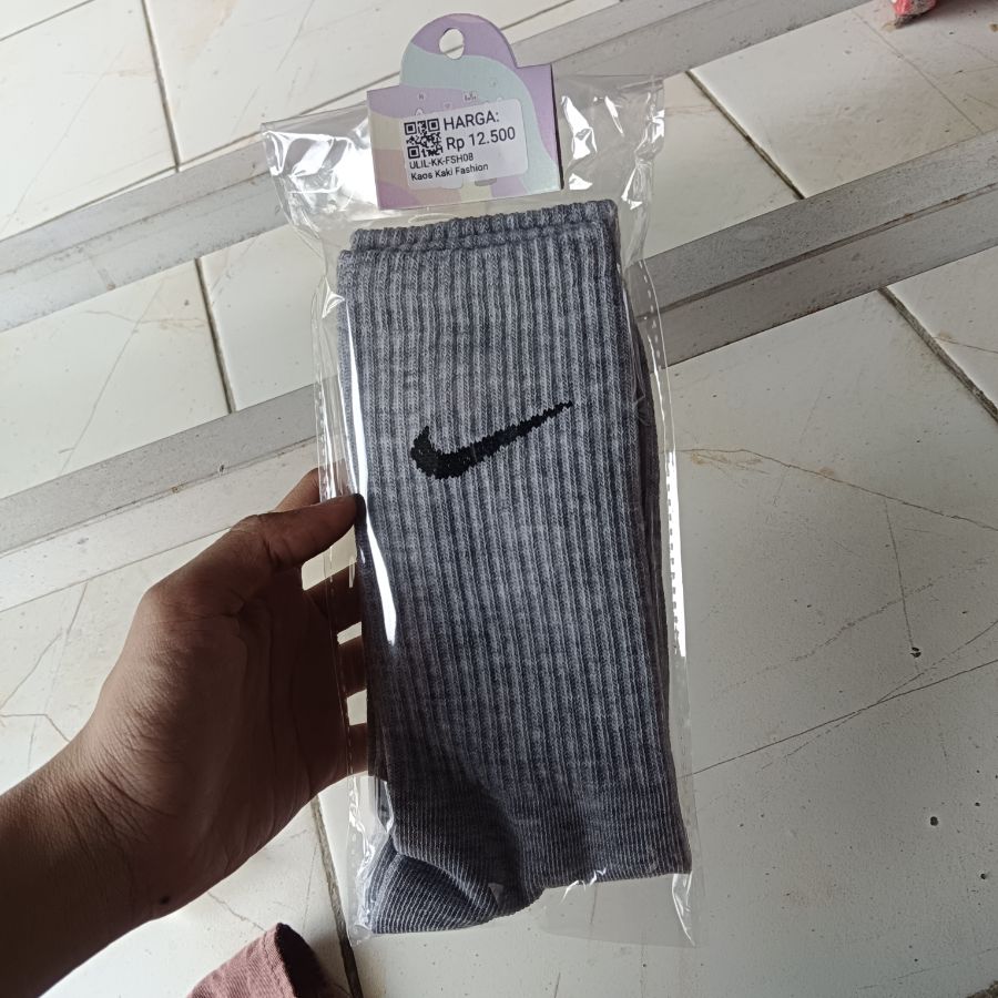 Kaos Kaki Fashion