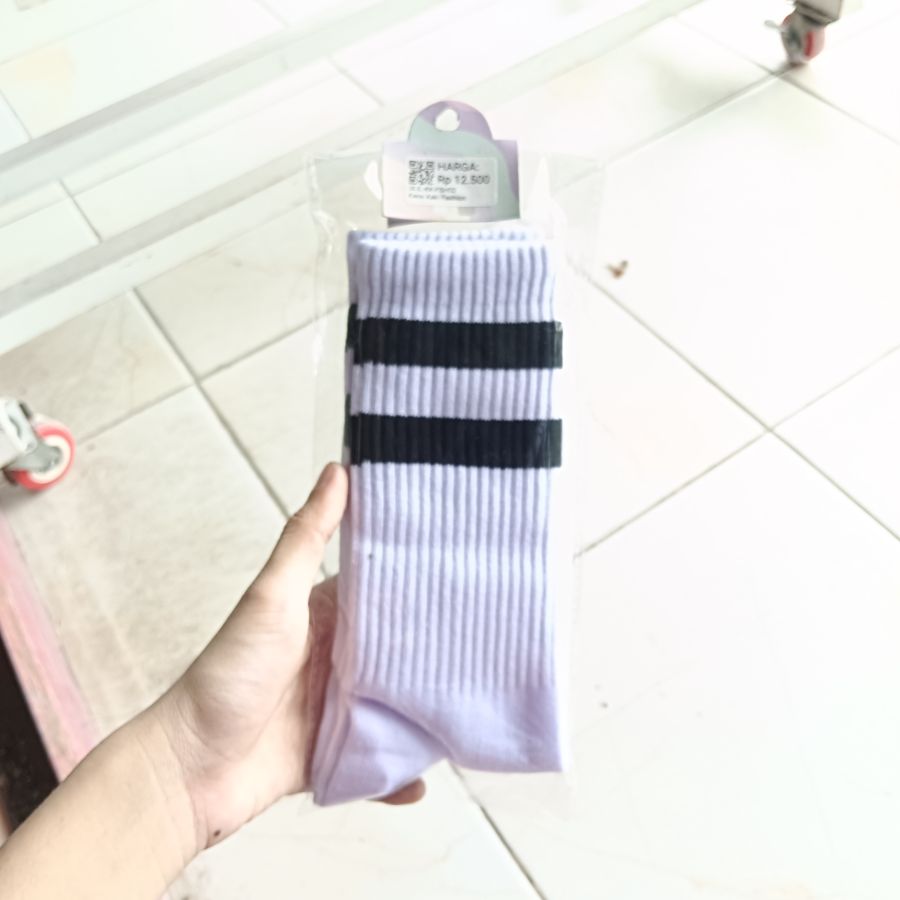 Kaos Kaki Putih Fashion