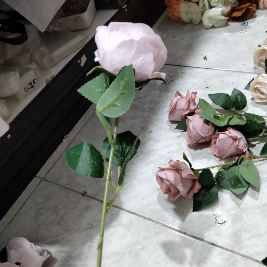 Bunga rose bludru baby pink