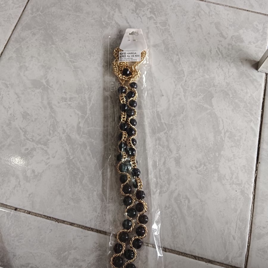 Gesper Rantai Mutiara Hitam