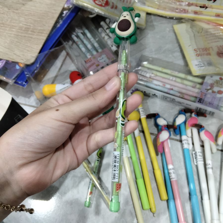 Pensil Karakter 