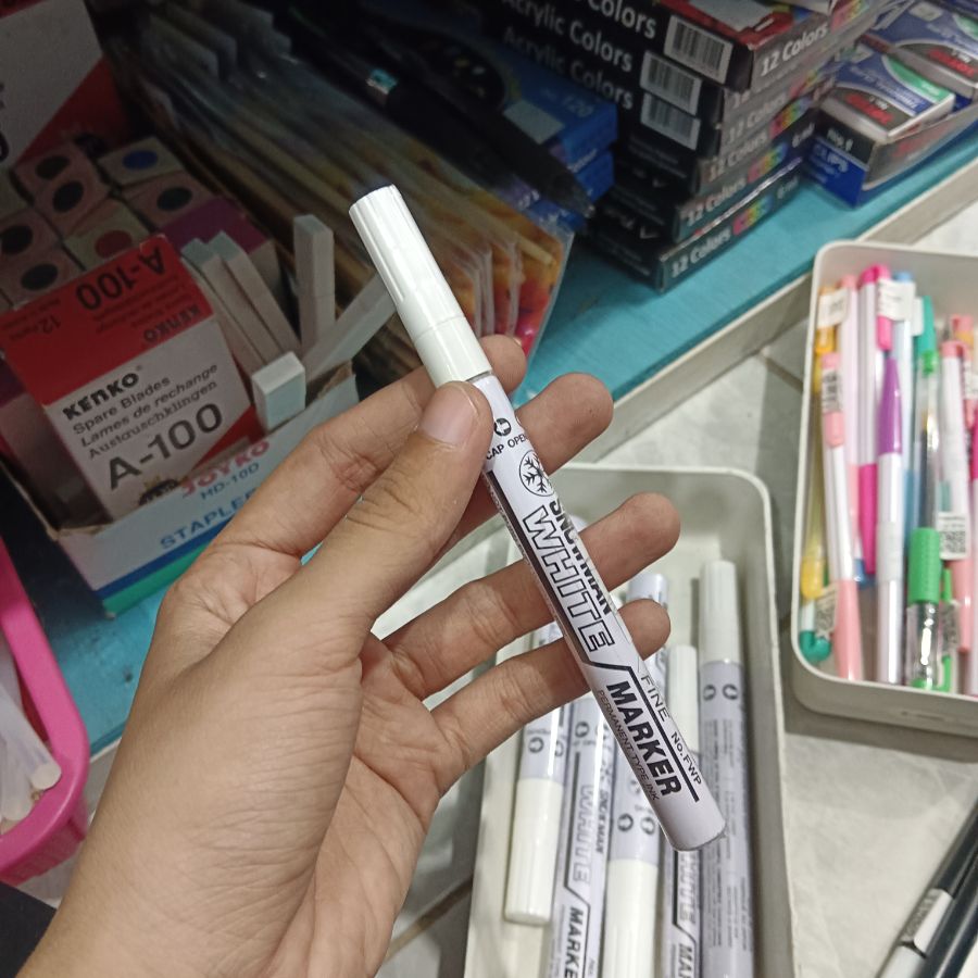 Snowman White Marker Kecil