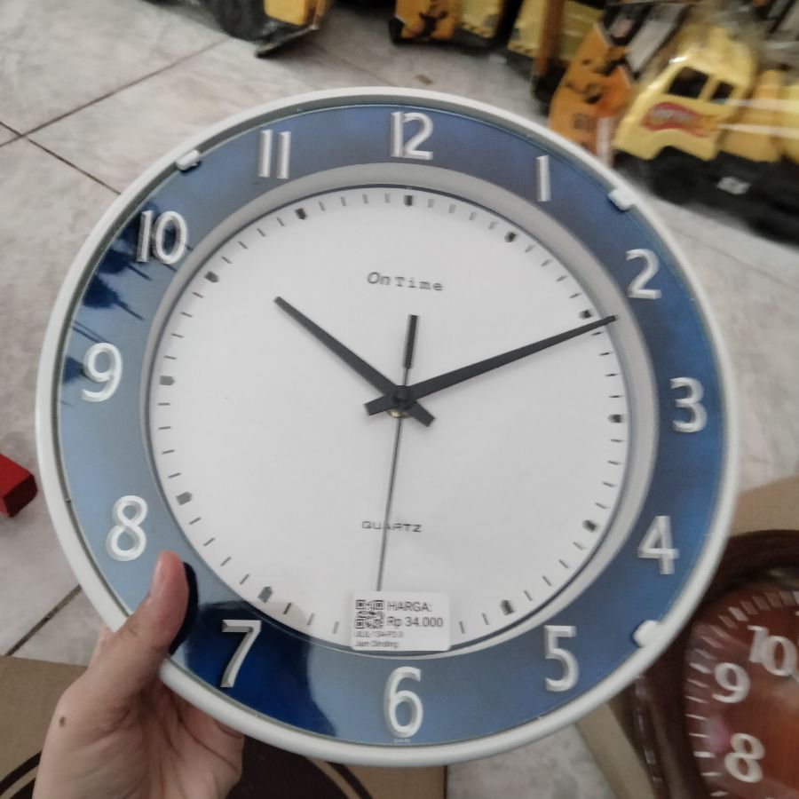 Jam Dinding On Time Quartz