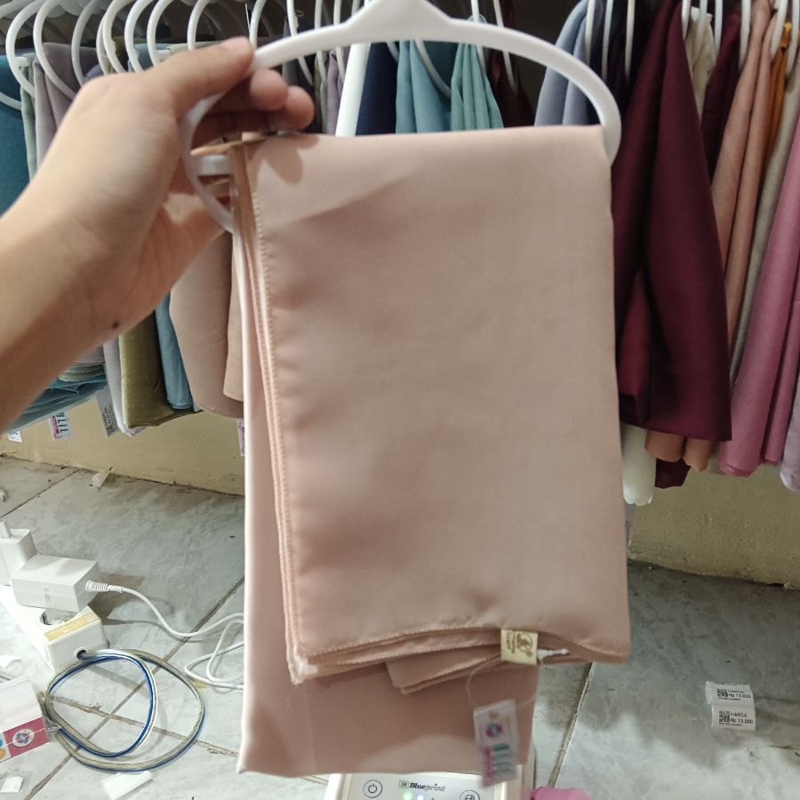 Bella Square/Nude