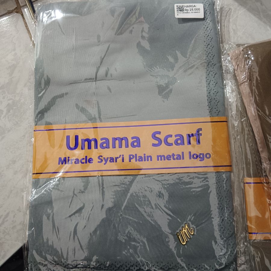 Umama Syari/Biru Muda
