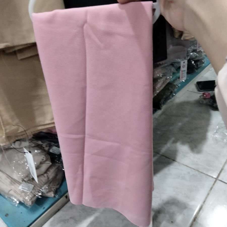 Dian Pasmina Cerutty/ Pink