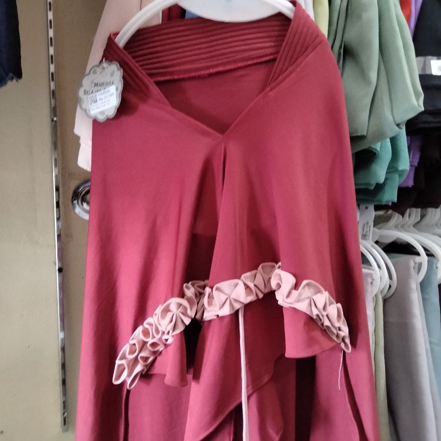 Alya Anak Tali/ Maroon