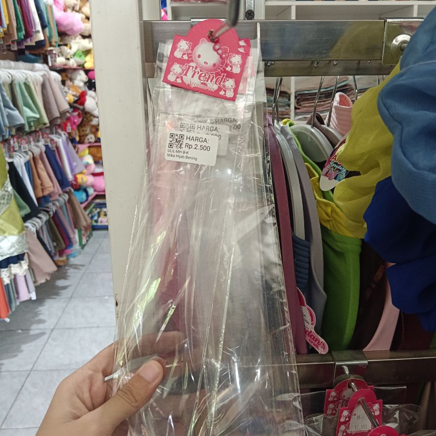 Mika Hijab Bening