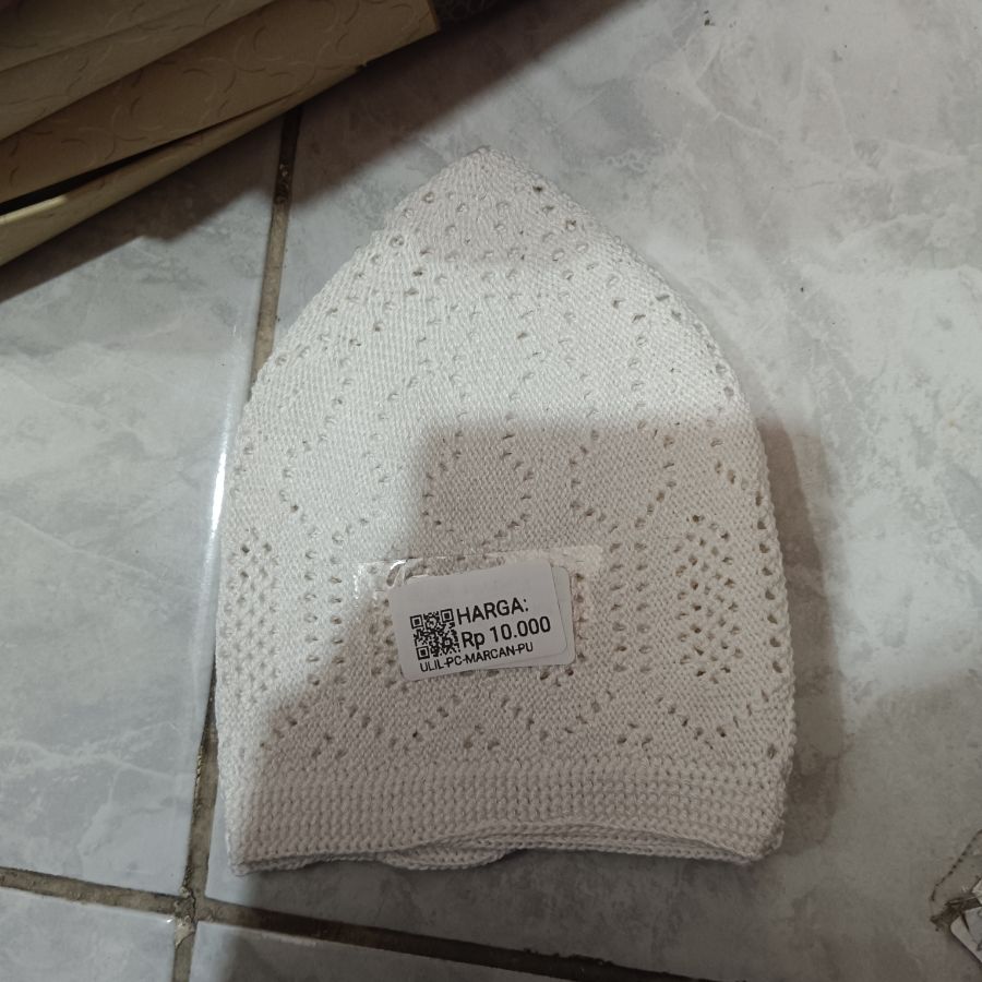 Peci Marcan Putih