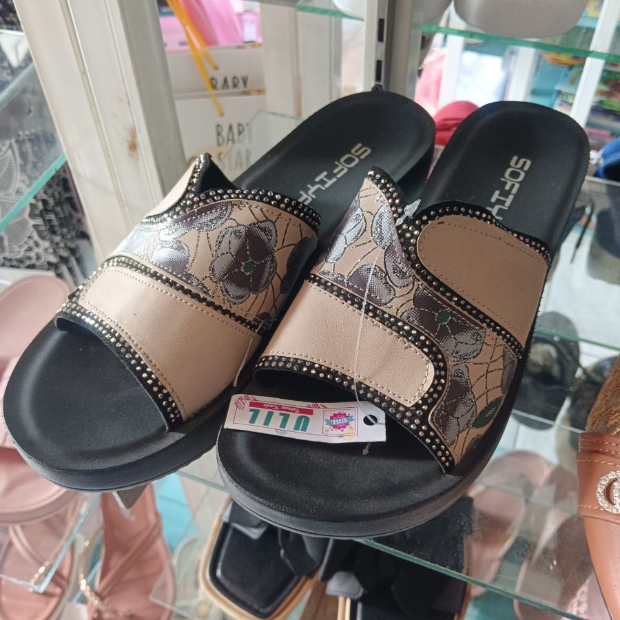 Sofia Slop Heels/Hitam/24.5