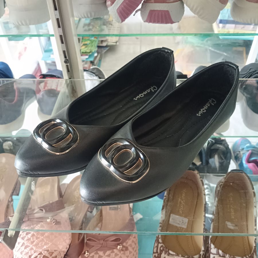 Glamour Flat Shoes/Hitam/36