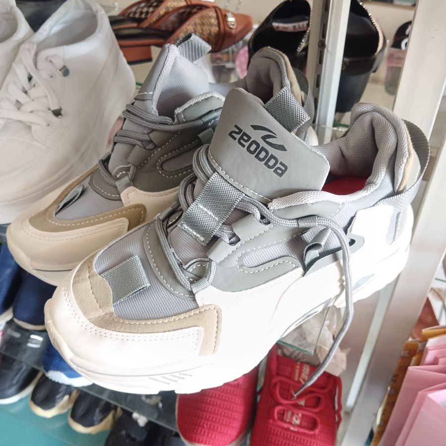 Zeodda Sepatu Fashion Grey/38