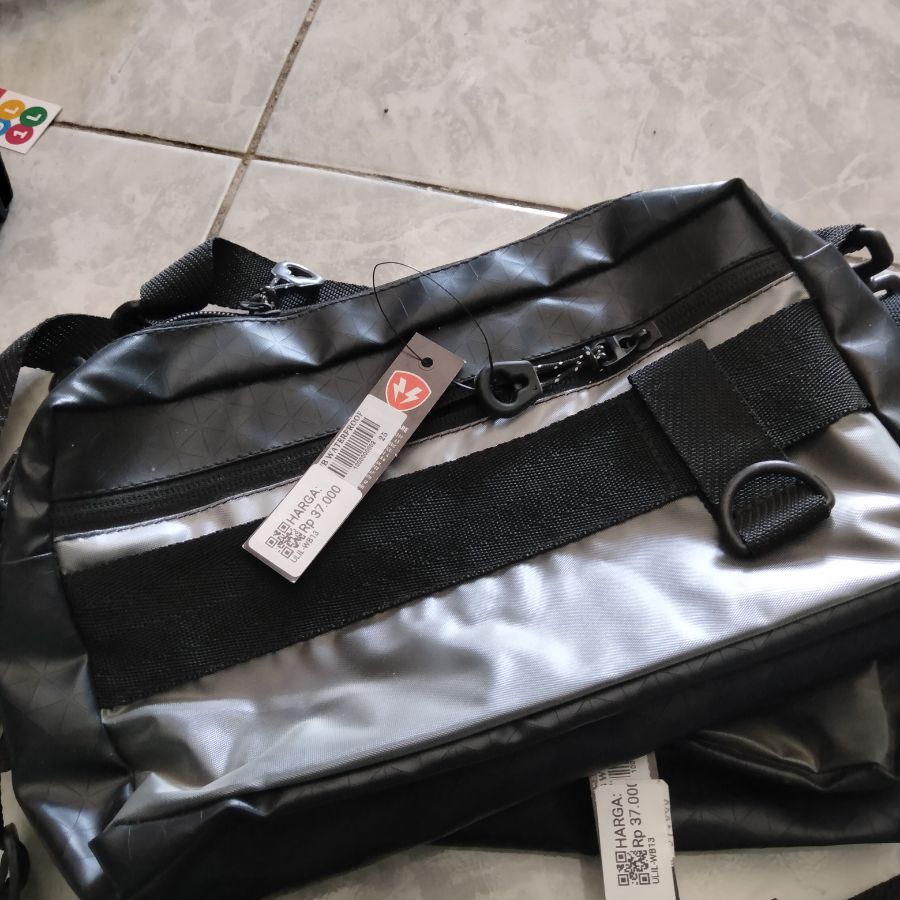 Tas Wb Voltker Hitam 
