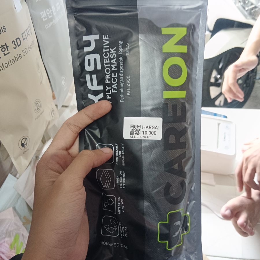 Careion KF94/Dewasa/Hitam/10