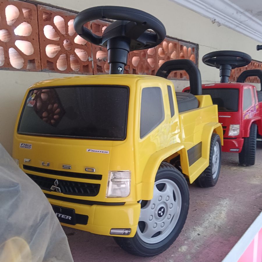 Mainan Mobil Anak Kuning