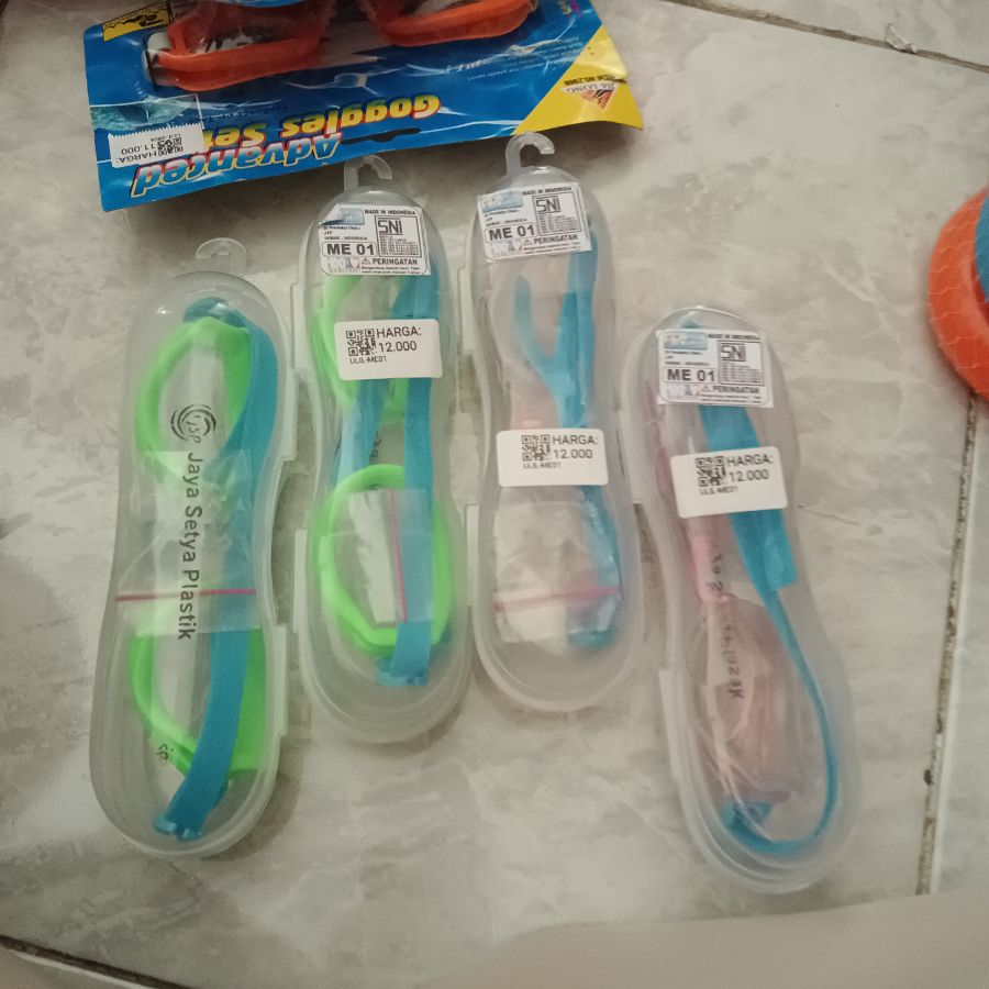 Kacamata Renang