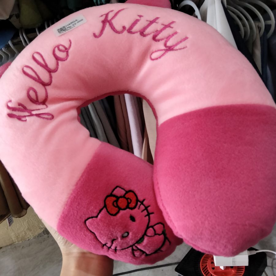 Boneka Bantal Leher Hello Kitty 