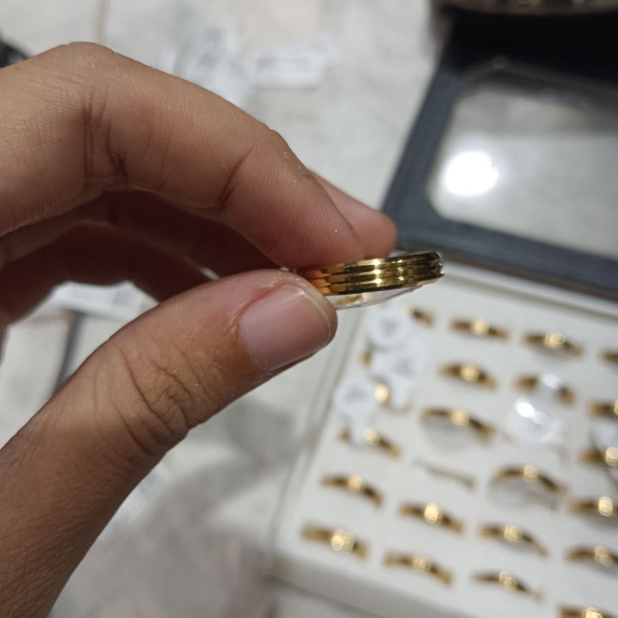 Cincin Titanium gold