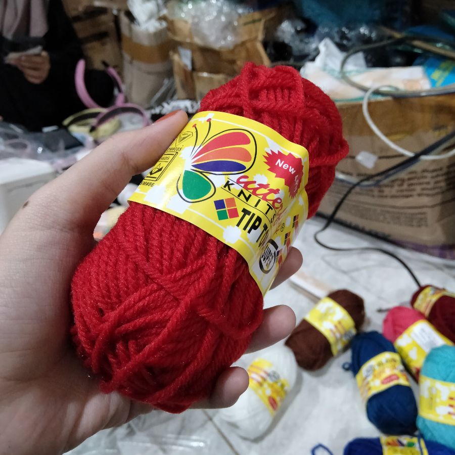Benang Wol/ Merah