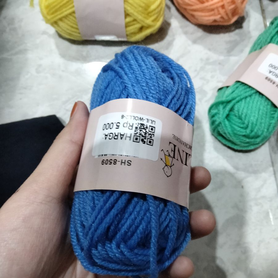Benang Wol Biru
