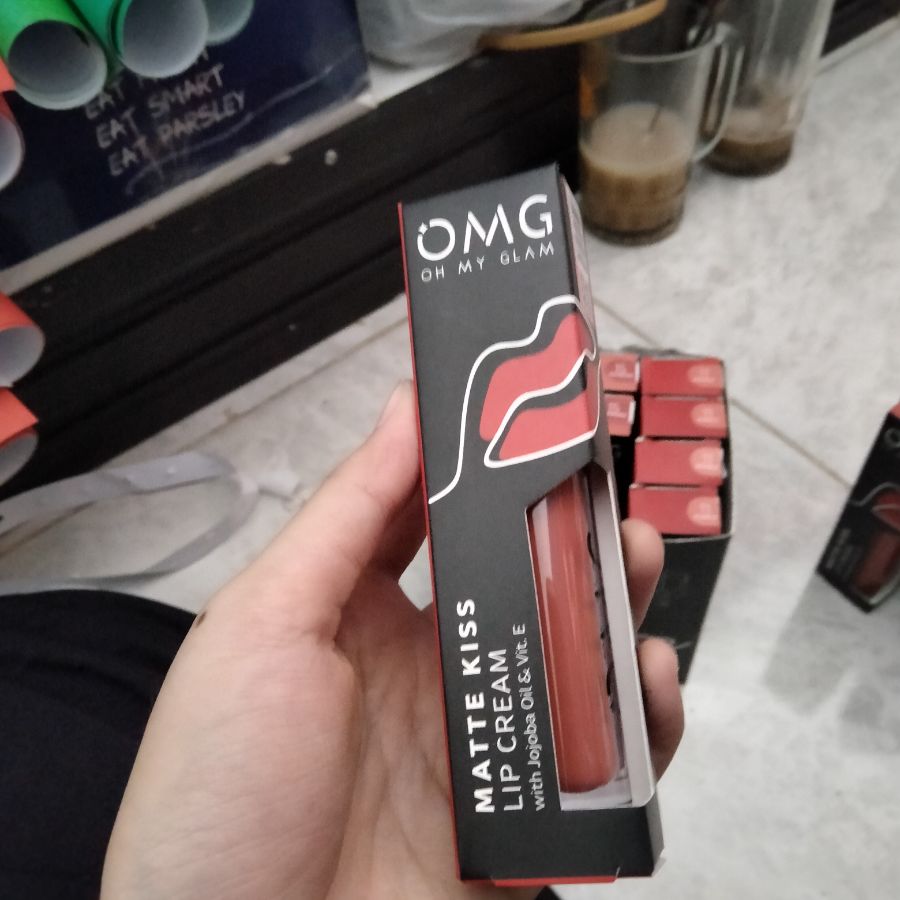 OMG Matte Kiss Lip Cream No.10 Shell