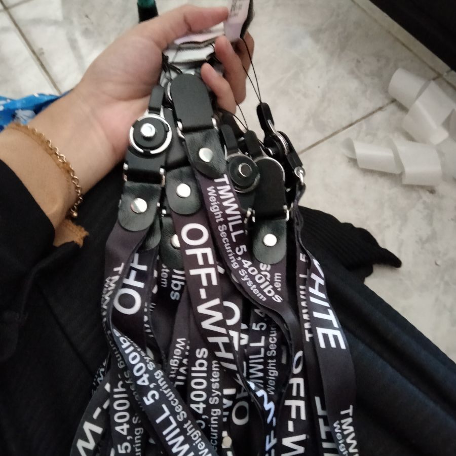 Lanyard Off White hitam