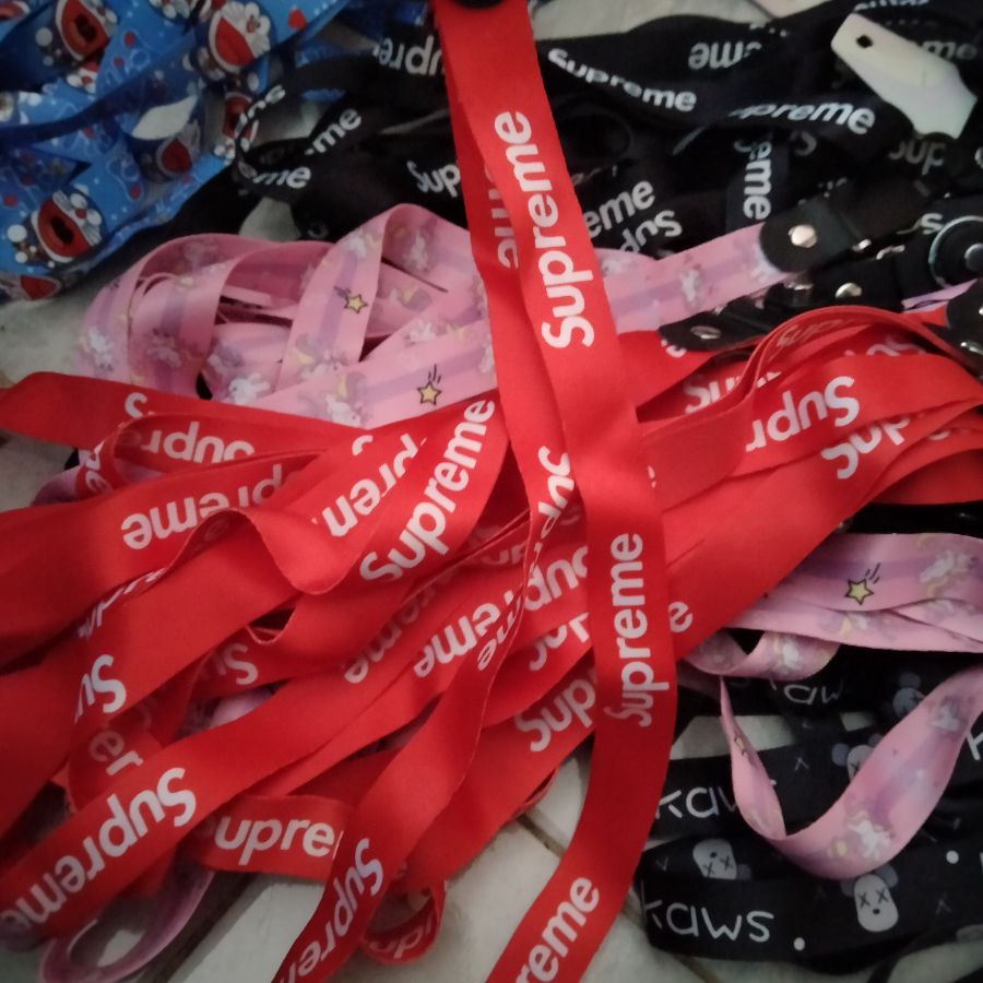 Lanyard Supreme Merah