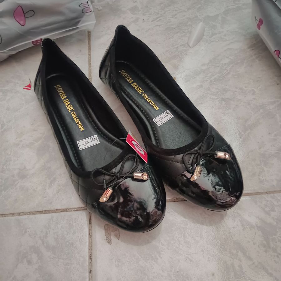 Navisa Flatshoes/Hitam/37