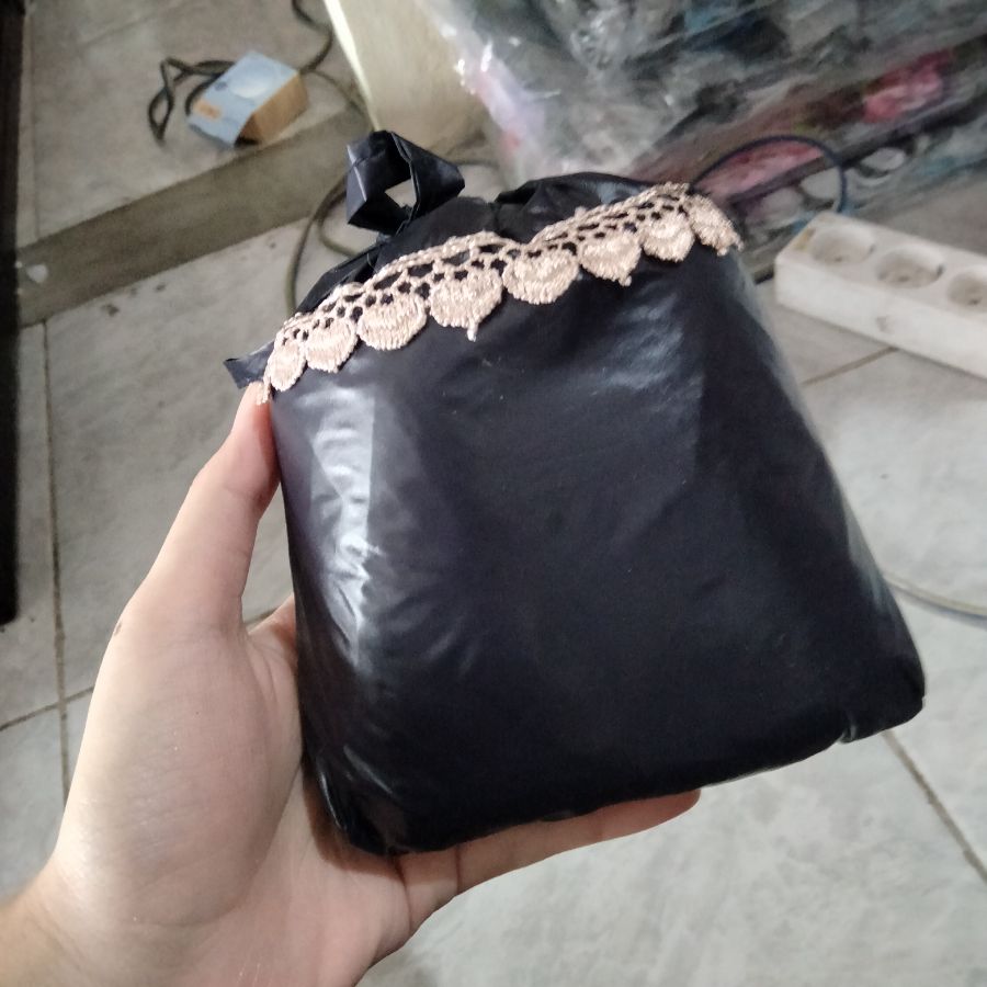 Mukena Traveling Renda/ Hitam 