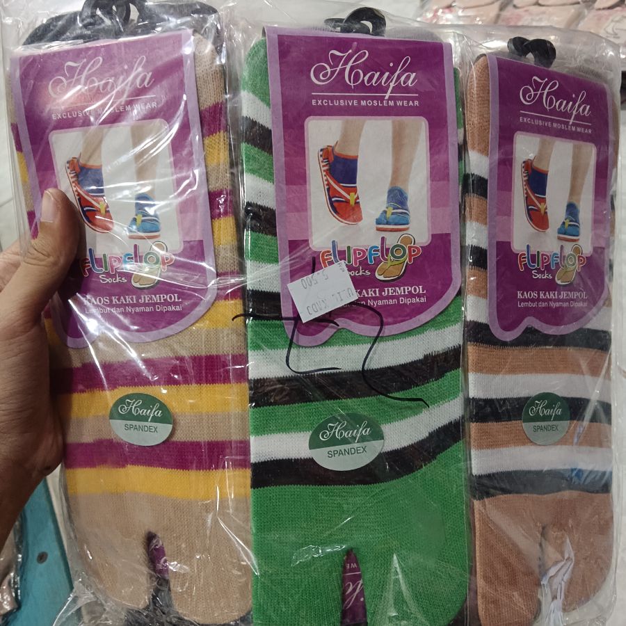 Kaos Kaki Haifa Flipflop