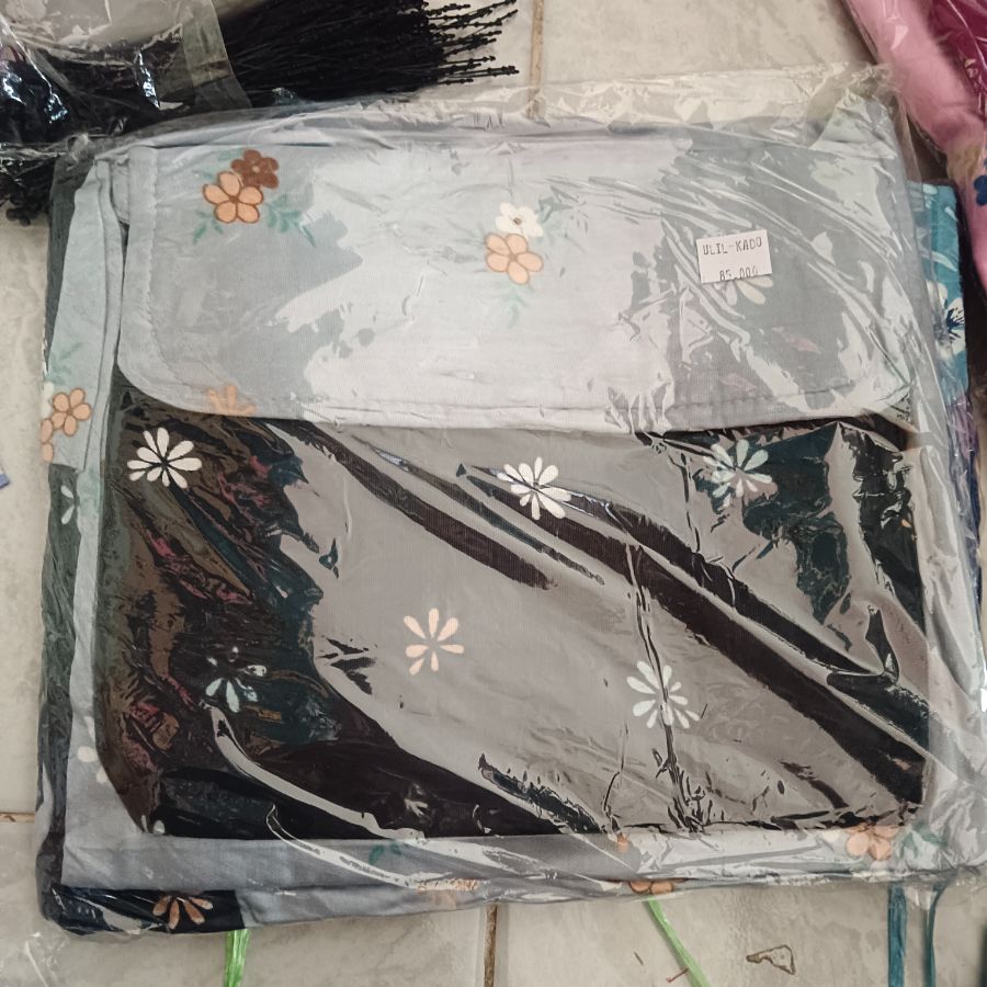 Mukena Aminis Collection Motif Bunga Navy