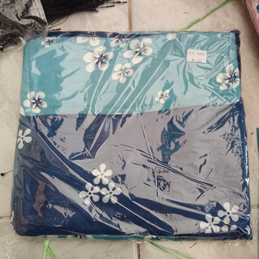 Mukena Aminis Collection Motif Bunga/Biru Tua