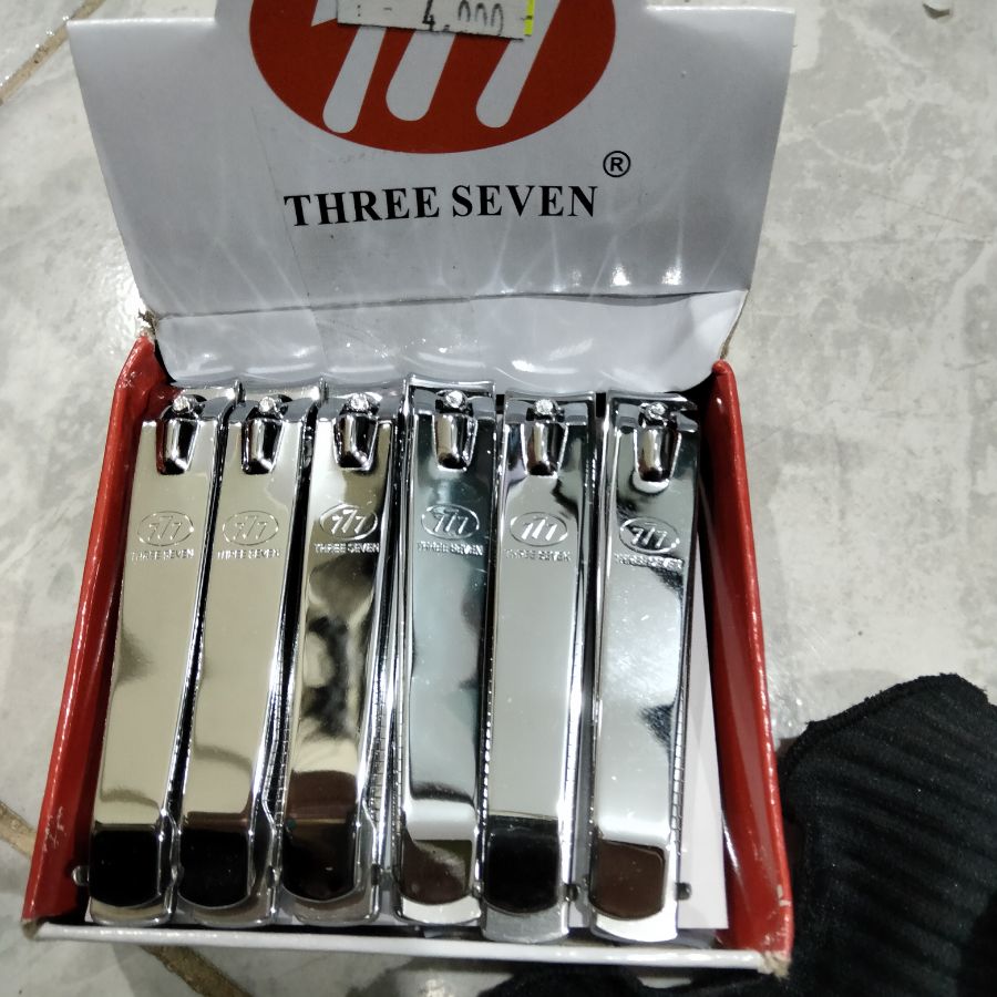 Potong kuku Three seven