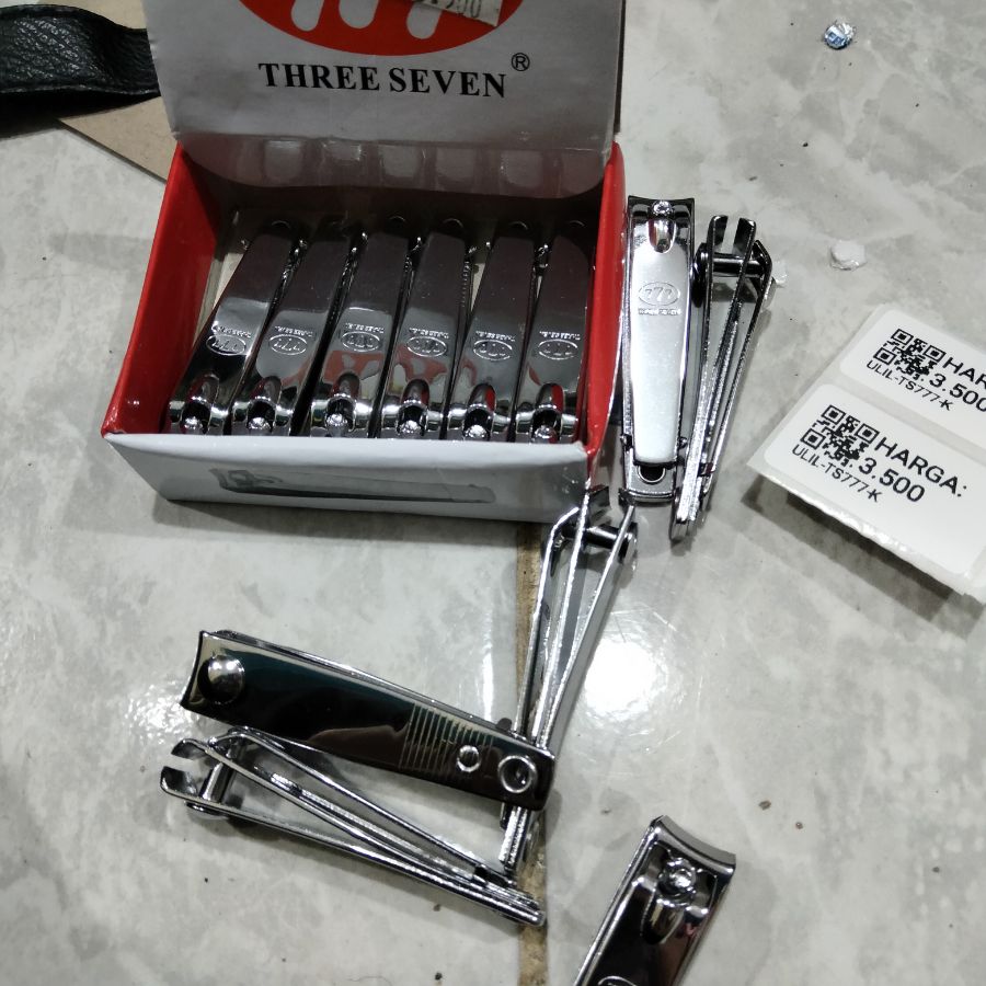 Potong kuku Three seven 
