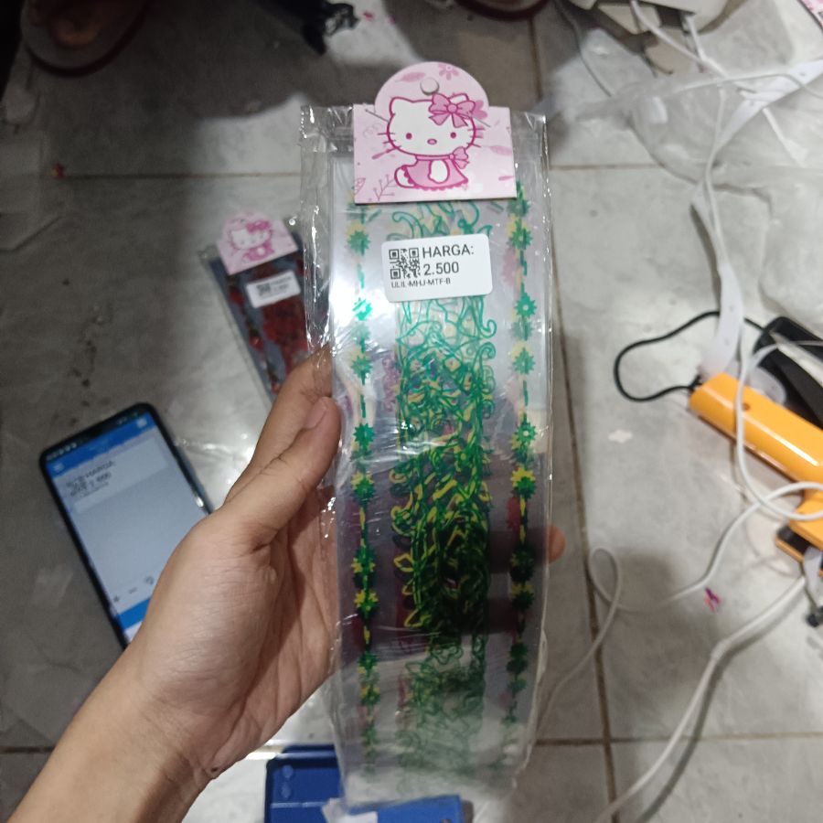 Mika Hijab Motif Besar