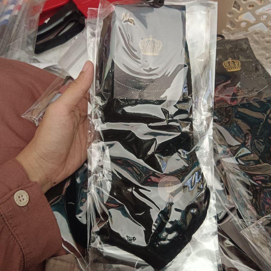 Kaos Kaki MS