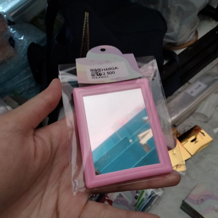 Cermin Kotak Kecil 