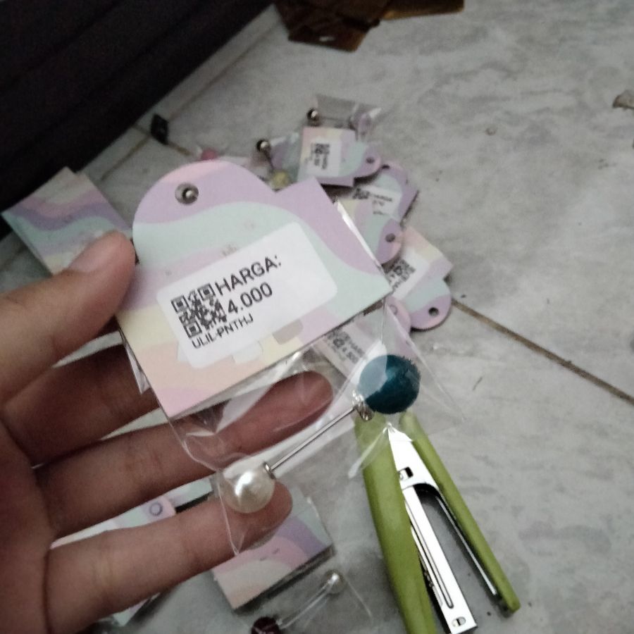 Tush Pin