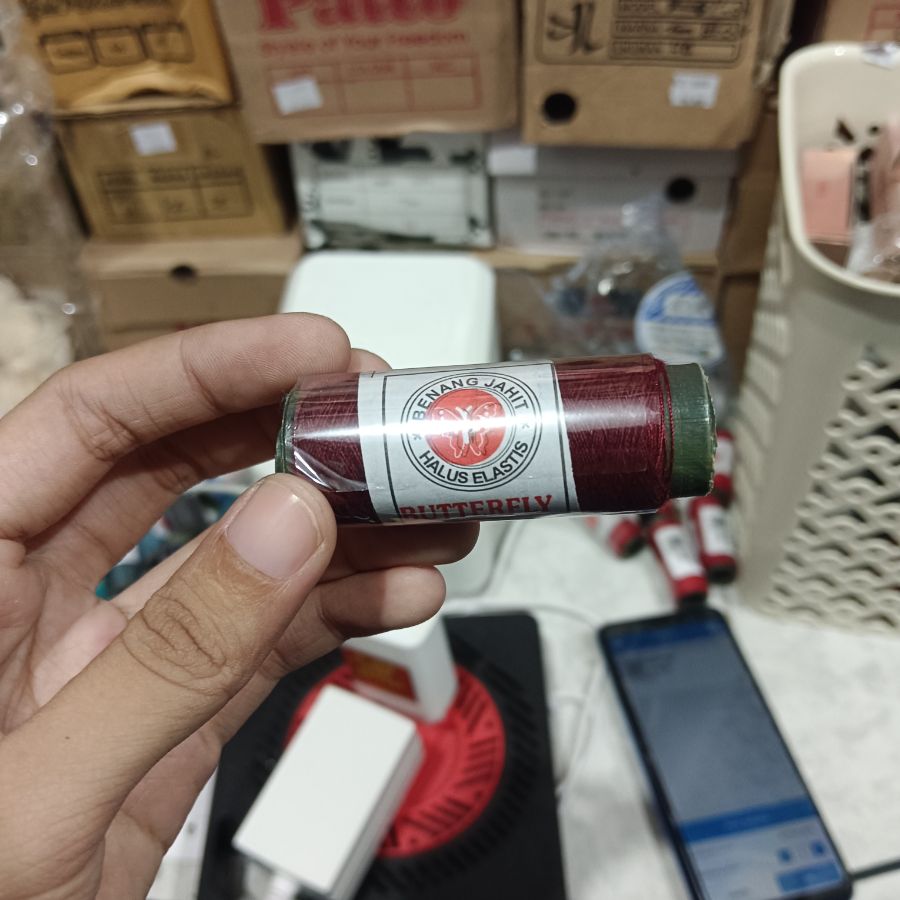 Benang Butterfly Maroon
