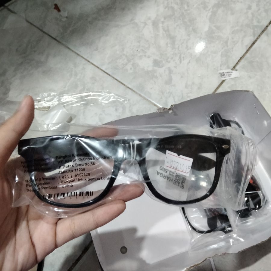 Kacamata Fashion Hitam 
