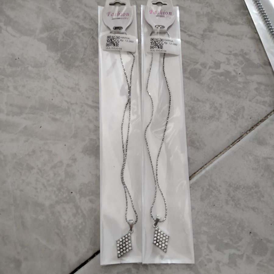 Kalung Silver Ketupat 