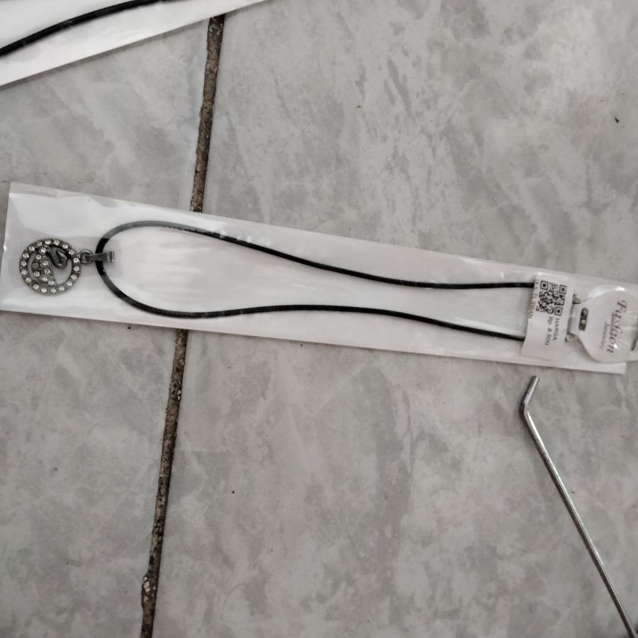 Kalung Tali Swan