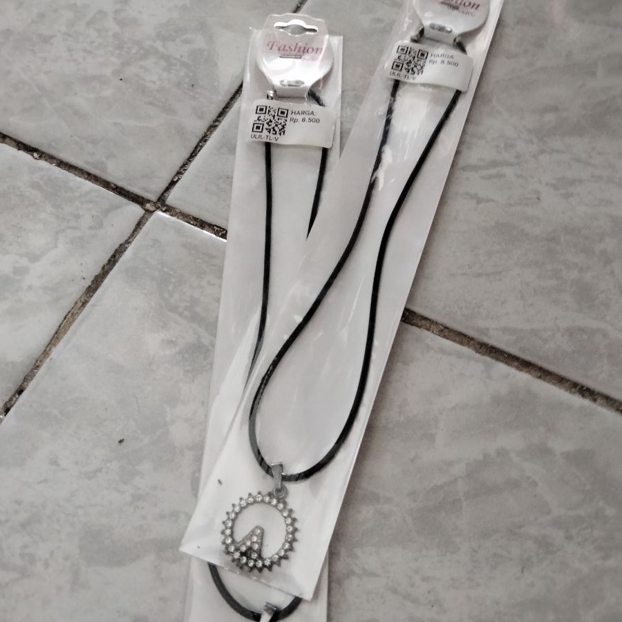 Kalung Tali Permata