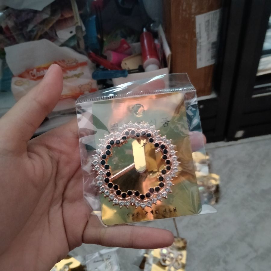 Bross Permata Blackwhite Bunga